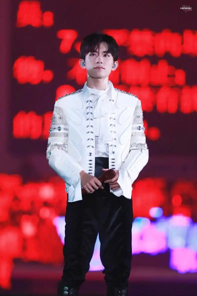 易烊千玺tfboys六周年告白演唱会高清