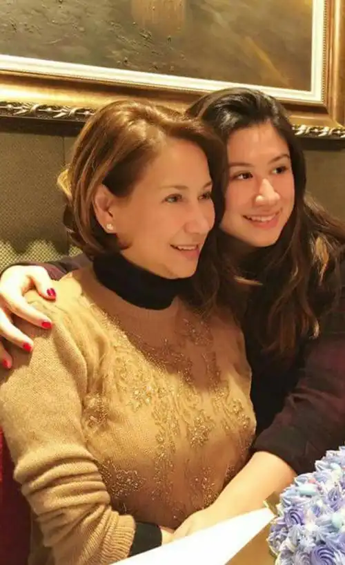 原创娱乐圈人工受孕第一人67岁甄妮守寡37年罕见露面我回来了