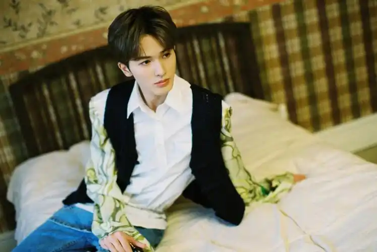 宝藏男孩朱正廷  #向全世界安利朱正廷  #朱正廷壁纸  #时尚  #每日