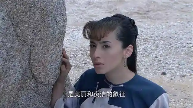 围屋里的桃花:地歌的才华横溢,打动青女,唤醒她内心深处的情感-影视综