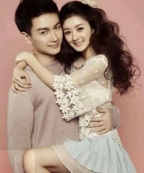 陈妍希七夕晒鸟,向陈晓讨礼物太卑微,引婚变猜测,网友:早晚离