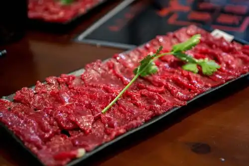 鲜牛肉火锅素材