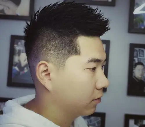 男生发型 男生短发 >> 矮胖子最不适合服帖发型 头顶蓬松短发设计增高