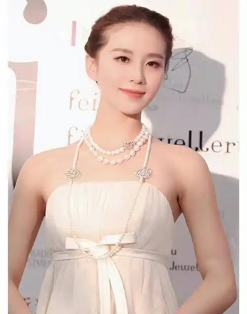 刘诗诗早年旧照证明,真正的美女是不用整容的!_皮肤_方法_自然