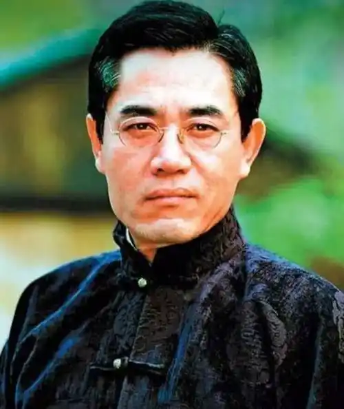 大宅门剧组相聚杜旭东吐槽陈宝国灌他喝尿二爷拿刀要剁人