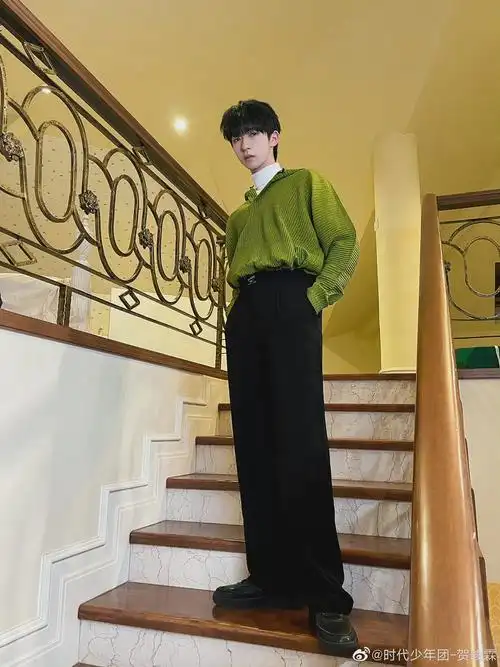 贺峻霖更博大动作第三样今天是2022年北京的第一场雪在这么重要的日子