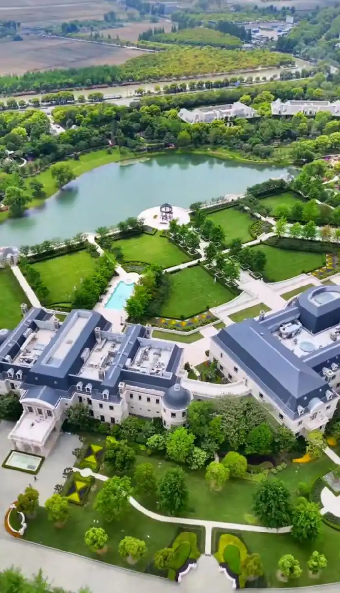 上海神秘别墅,占地180亩庄园,保安保姆工作人员都200人左右,可买20套