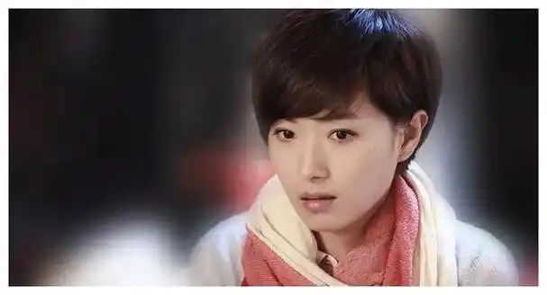 她在滕华涛执导的都市爱情剧《裸婚时代》中饰演拜金女陈娇娇,这一