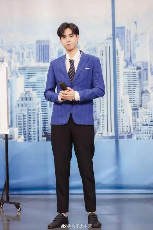 身高超过185的14个男明星,谁出乎你的预料,谁长着矮个子脸?_王传君