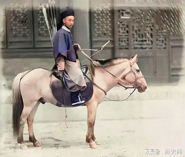 历史彩照袁世凯身穿阅兵甲胄霸气十足十九岁辅国公英气逼人