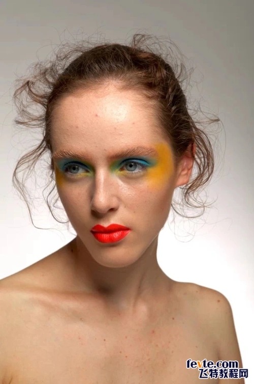 ps给人物特写照片调出时尚海报色调