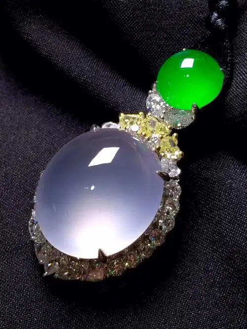 成都翡翠干料哪家好好看但生意很不错,现在有不少人就像"玉皇大帝"一