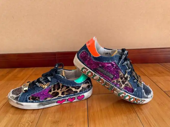 golden goose 限量版撕毁破烂风小脏鞋,这款还是在北京skp-s买的.