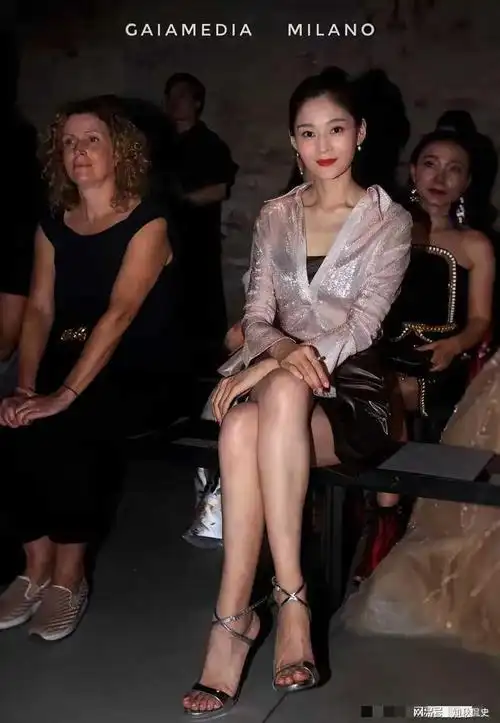 长腿女明星王媛可,身高有167厘米,毕业于解放军艺术学院.