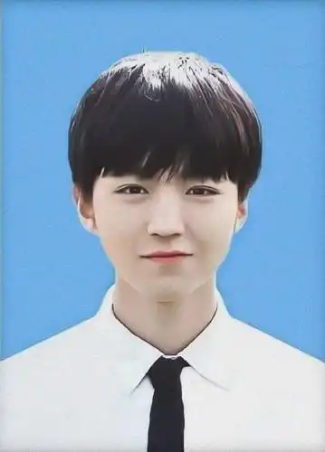 王俊凯证件照合集