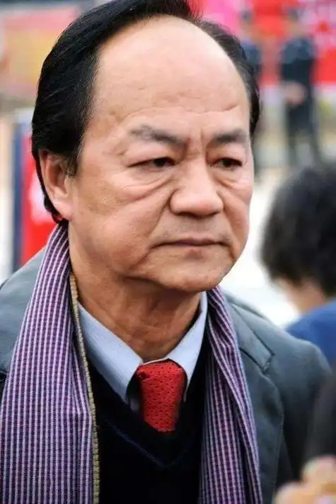 他曾获得香港电影金像奖最佳男配角以及金马奖最佳男主角