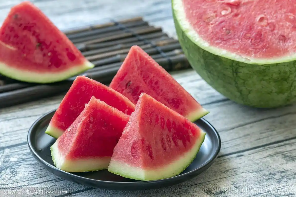 切开的西瓜特写