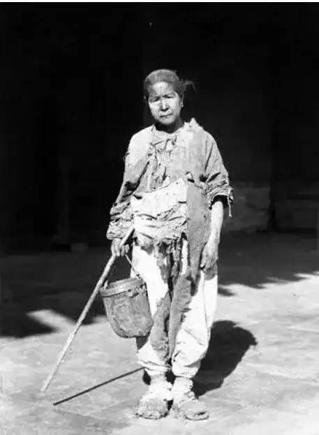 旧社会的乞丐,图片来自网络