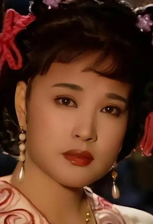 71岁刘晓庆近照震惊全网!网友:这是画皮,还是妖怪?