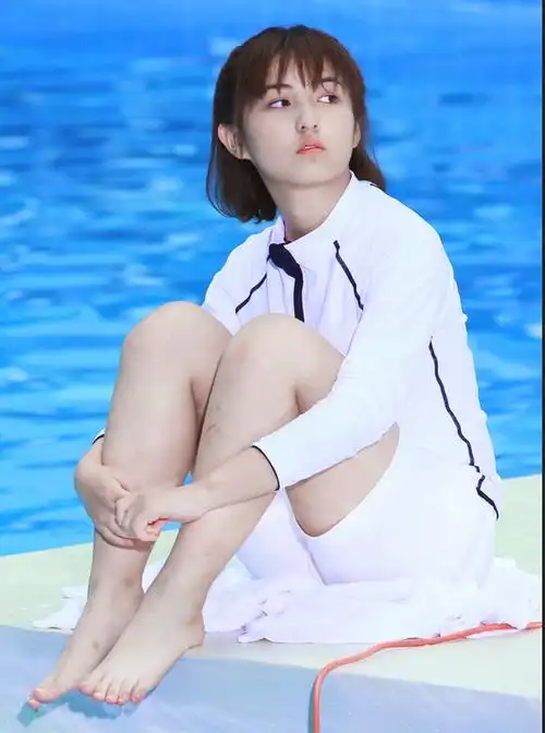 张子枫张子枫,2001年8月27日出生于河南省三门峡市,就读于北京电影