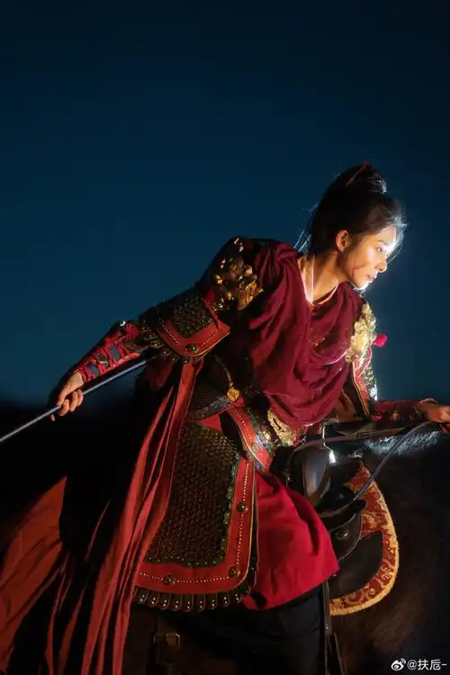 "  为傅菁拍摄的一组红衣女将军～    出镜@傅菁  摄影@扶卮-.
