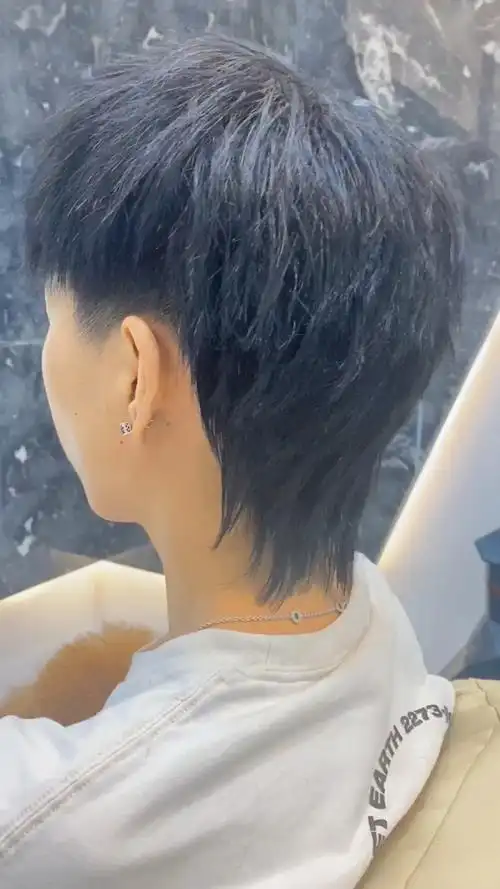 2020年超97的狼尾头发型