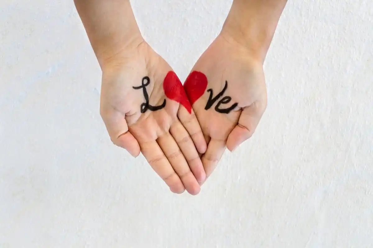 一个男人有哪些表现时,就是渣男,不是真心