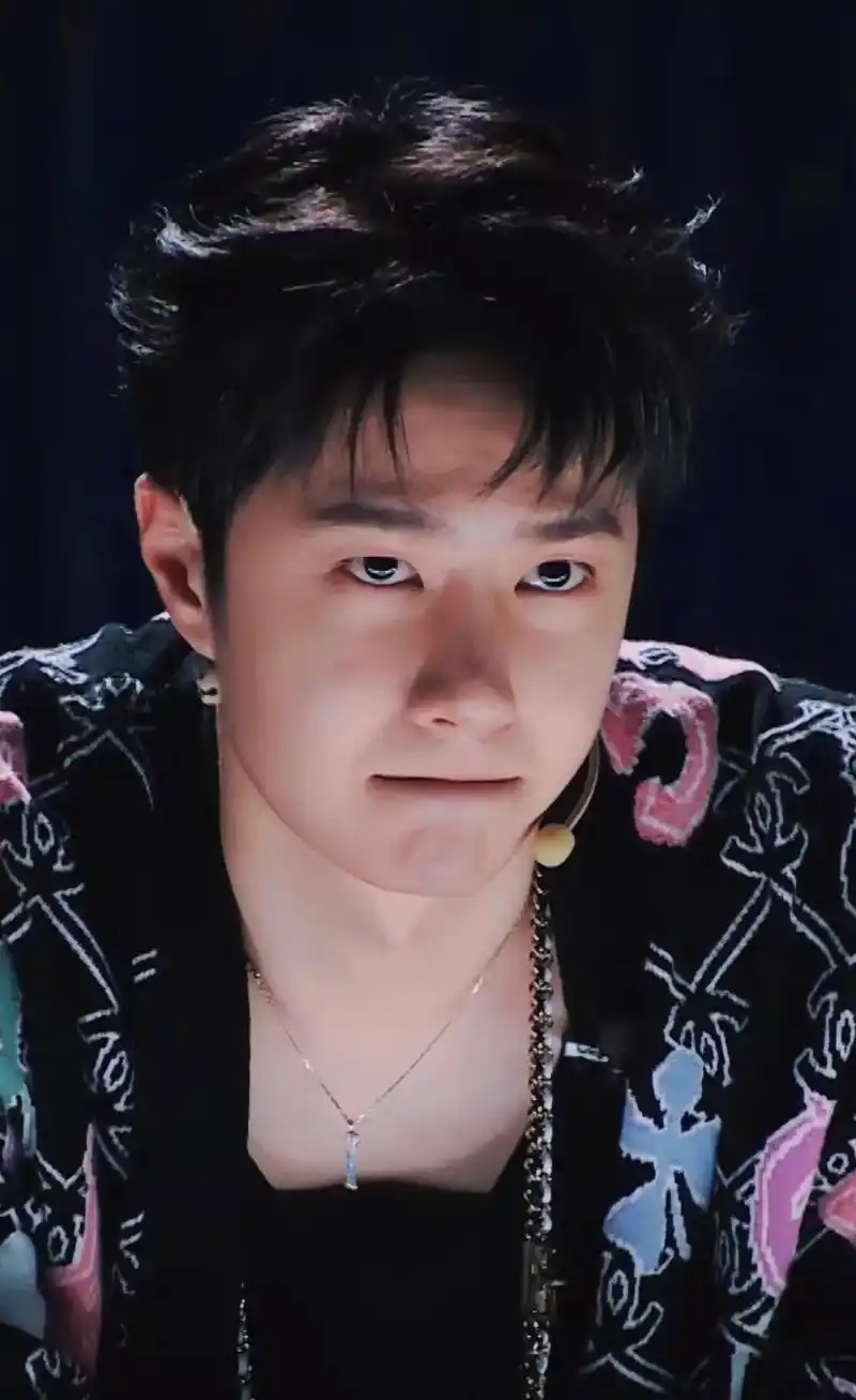 王一博 yibo,笑s了,奶膘脸抬头纹919809,来夸夸 - 抖音