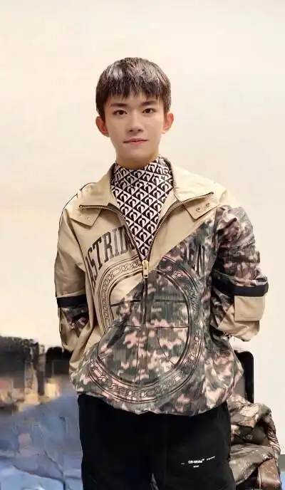 易烊千玺四个图 - 堆糖,美图壁纸兴趣社区