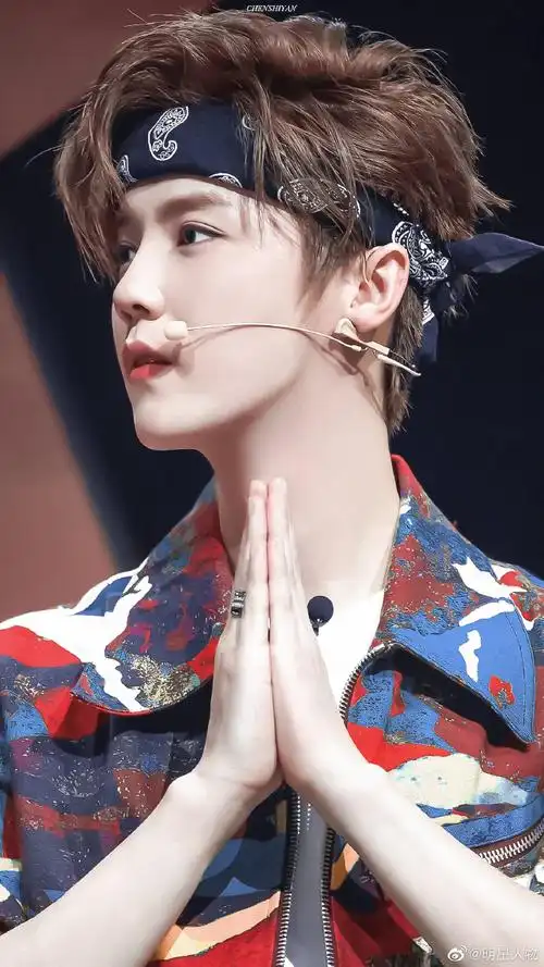 鹿晗卷发侧颜#鹿晗绝美侧脸帅哥杀疯了!