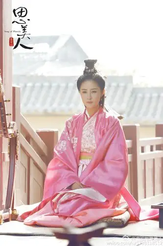 梁田 饰 昭碧霞