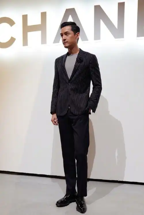 相信不少女生会像我一样,看到穿西装的男人就觉得好man好酷,没关系