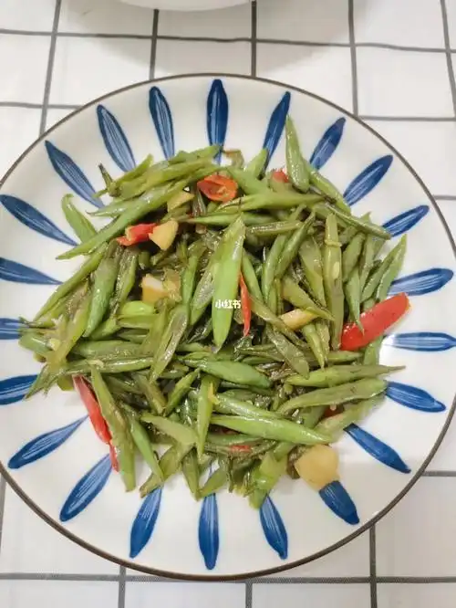 今天是清炒四季豆 西红柿鸡蛋