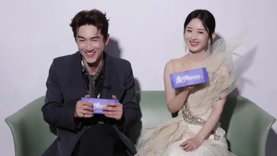 《与凤行》热播,赵丽颖与替身合照似姐妹,和林更新采访回应早年要红包