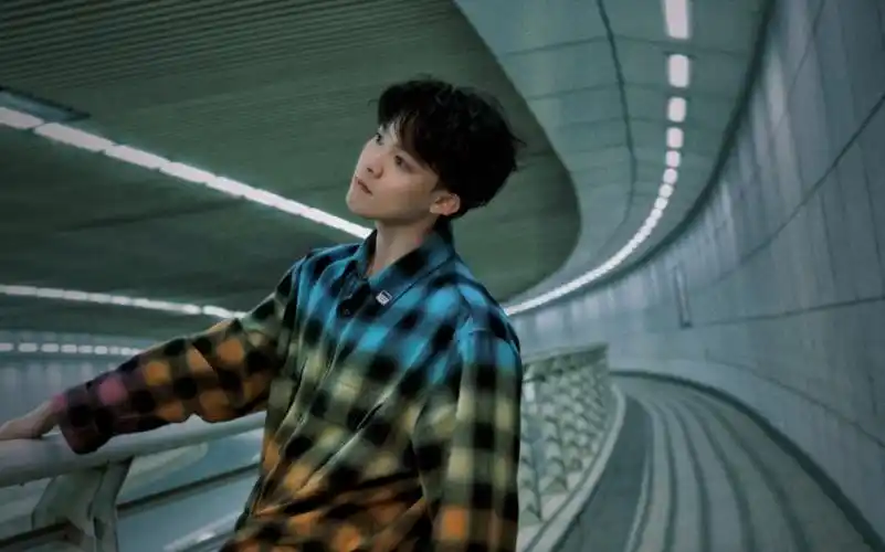 【尤长靖】应援棒开箱视频(没点亮版)