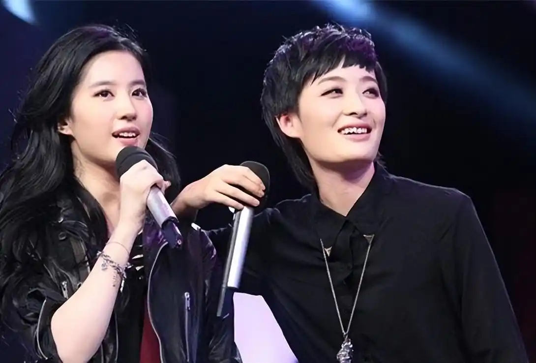 从亲密无间到形同陌路,曾轶可和刘亦菲怎么了