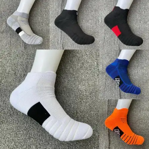 算下来一双2块钱,训练穿完扔了都不心疼#篮球袜 #篮球装备推荐  #运动