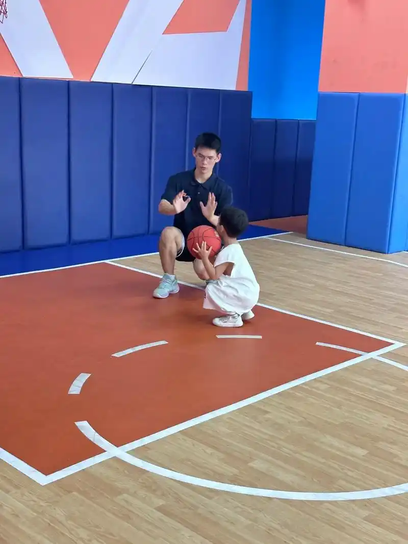 天天喊我打篮球来上体验课 - 抖音