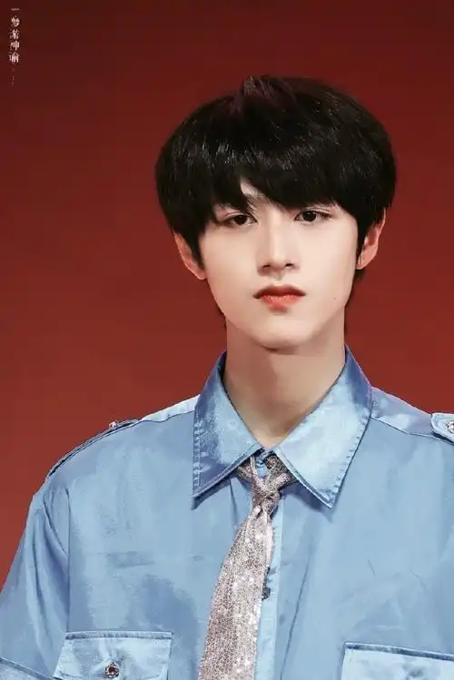 朱志鑫[超话]#78#朱志鑫重庆市中小学生艺术展演活动舞台#20211288