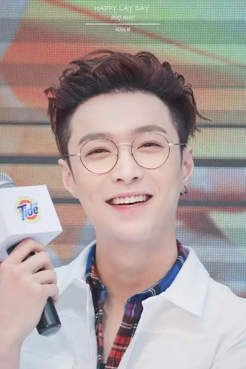 豆瓣图楼张艺兴笑起来也太治愈了吧