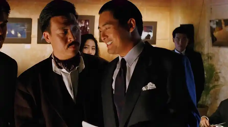 《赌神》精彩片段,周润发的经典之作,至今让人印象深刻