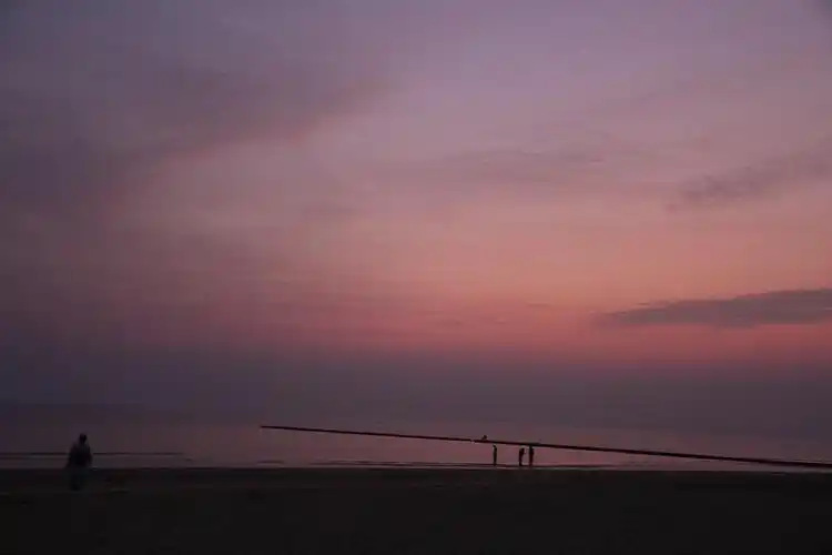 早晨5点的海和你一样温柔