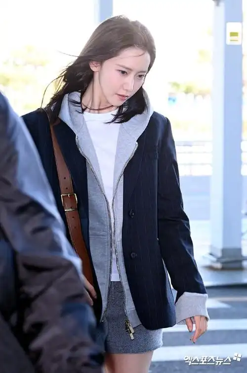 林允儿仁川机场出发 巴黎时装周新闻图3230343730:@lim