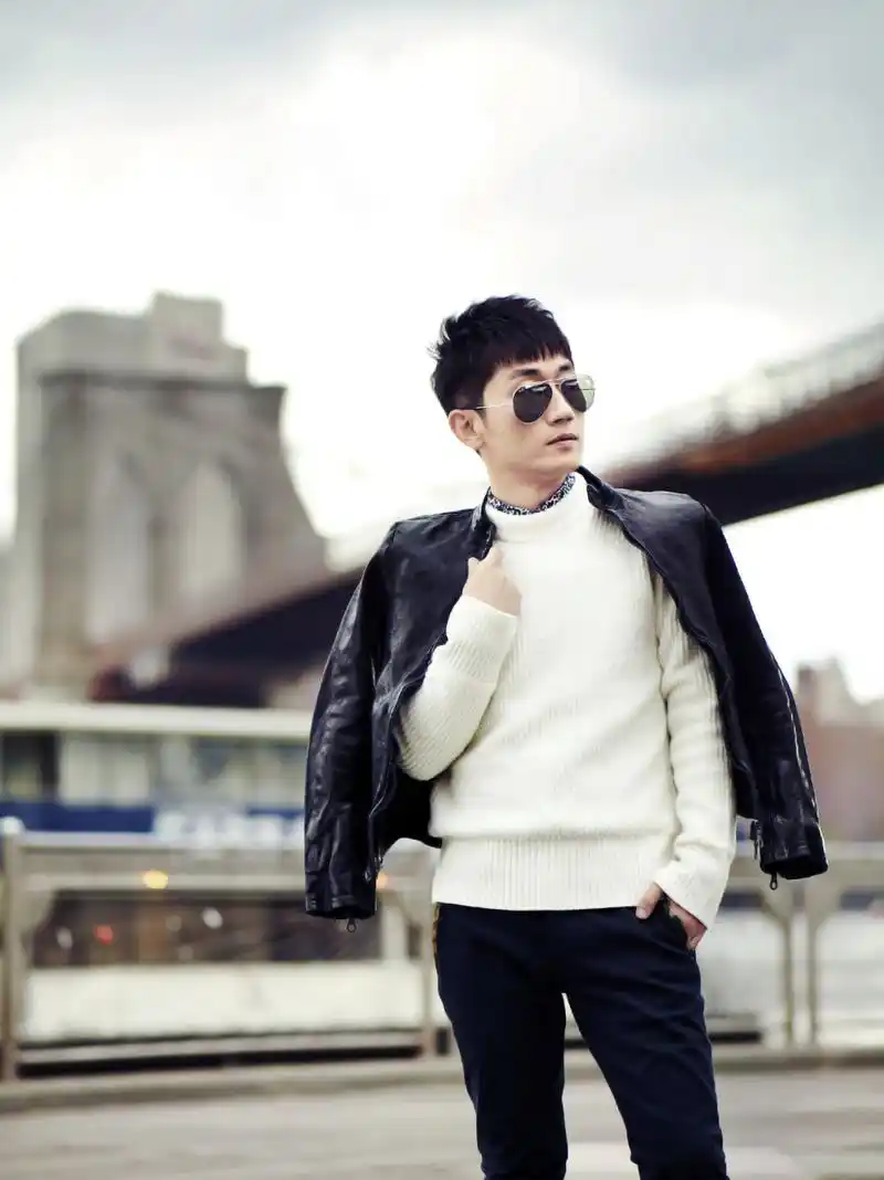 组图:金志文曝纽约街头写真 《远走高飞》将发_高清图集_新浪网