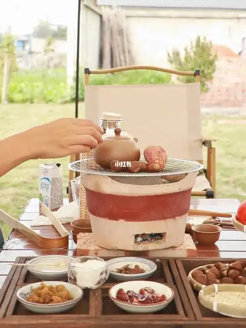 围炉煮茶户外露营初冬氛围感小院