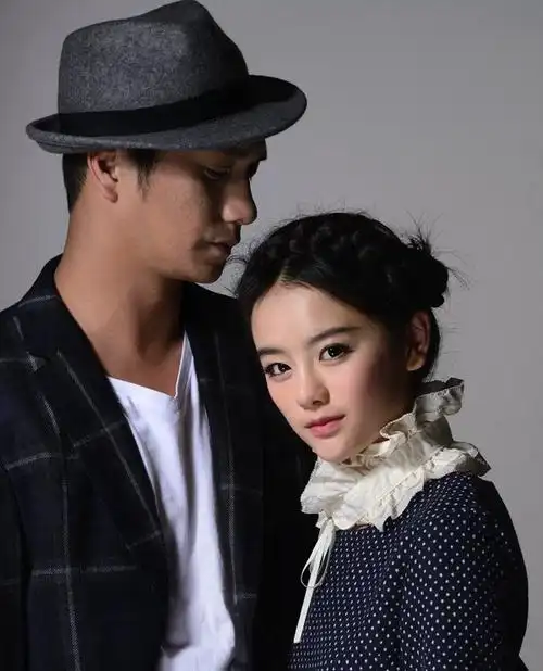 南笙姑娘拍大尺度诱惑家居照少女不再清纯