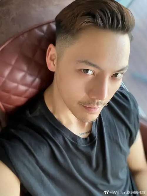 来人,把易烊千玺胡子剃了! - 娱乐无极限