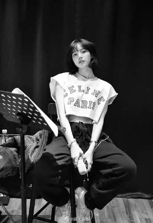 lisa白雪公主同款短发