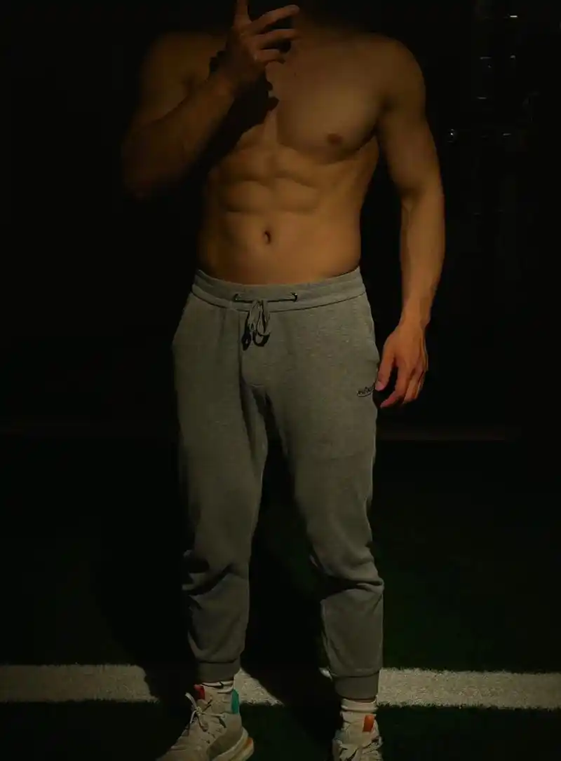 腹肌 #腹肌小哥哥 #该有的肌肉线条 #腹肌男友 #肌肉男 - 抖音