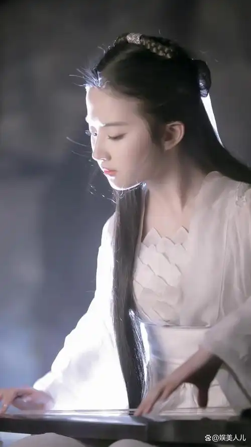 还记得《神雕侠侣》里刘亦菲的小龙女吗?从此便爱上神仙姐姐